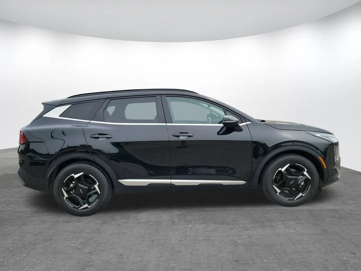 2026 Kia Sportage EX thumbnail 2
