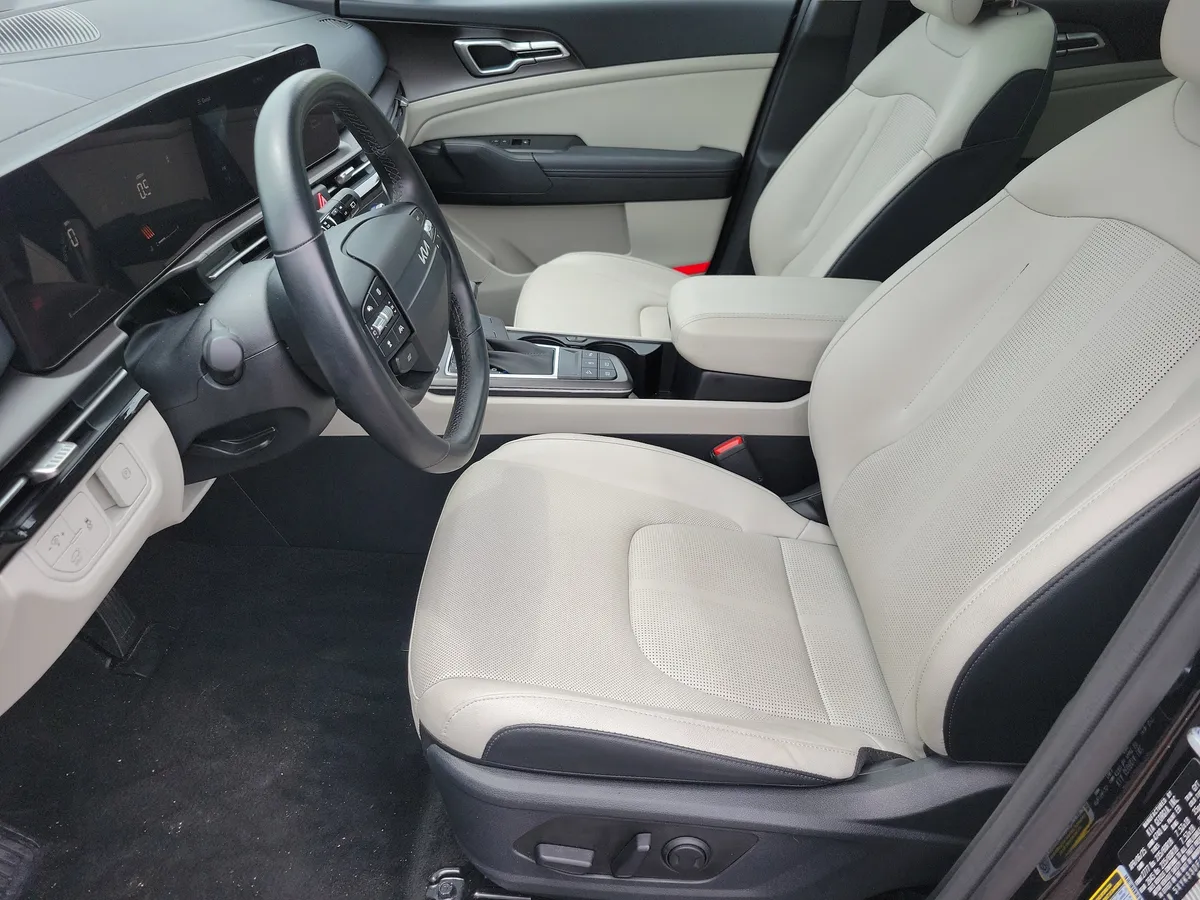 2026 Kia Sportage EX thumbnail 4