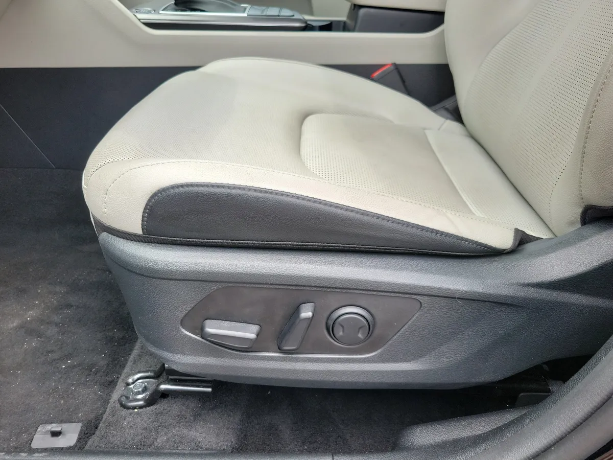 2026 Kia Sportage EX thumbnail 5