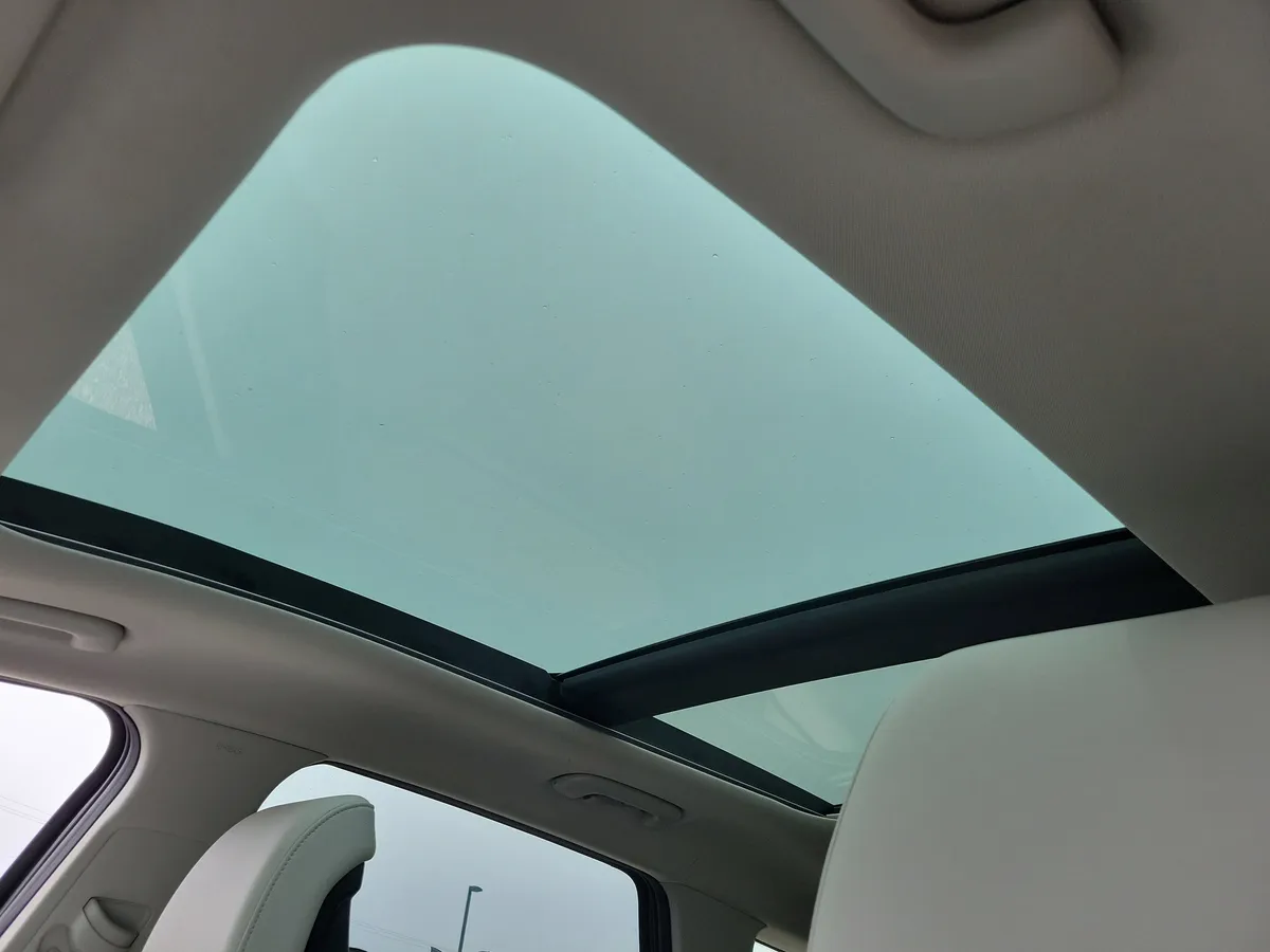 2026 Kia Sportage EX thumbnail 7