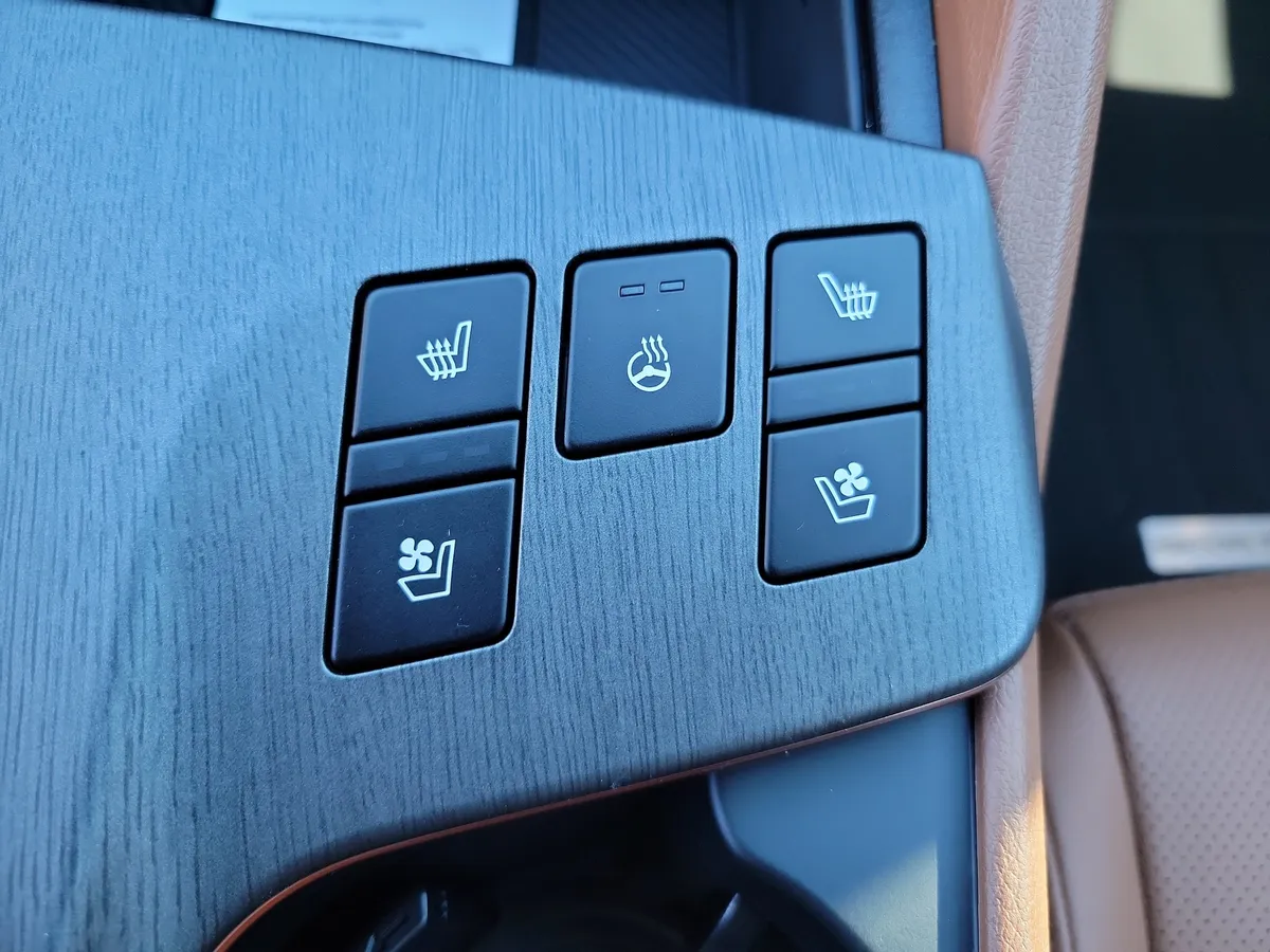 2026 Kia Sportage Plug-In Hybrid X-Line Prestige thumbnail 19
