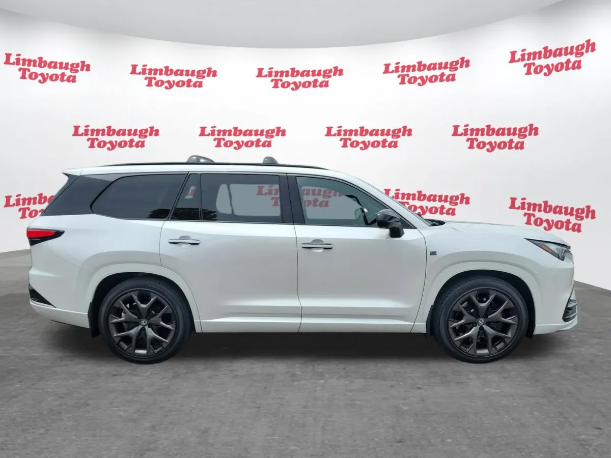 2026 Lexus TX TX 500h F SPORT Performance Premium thumbnail 24