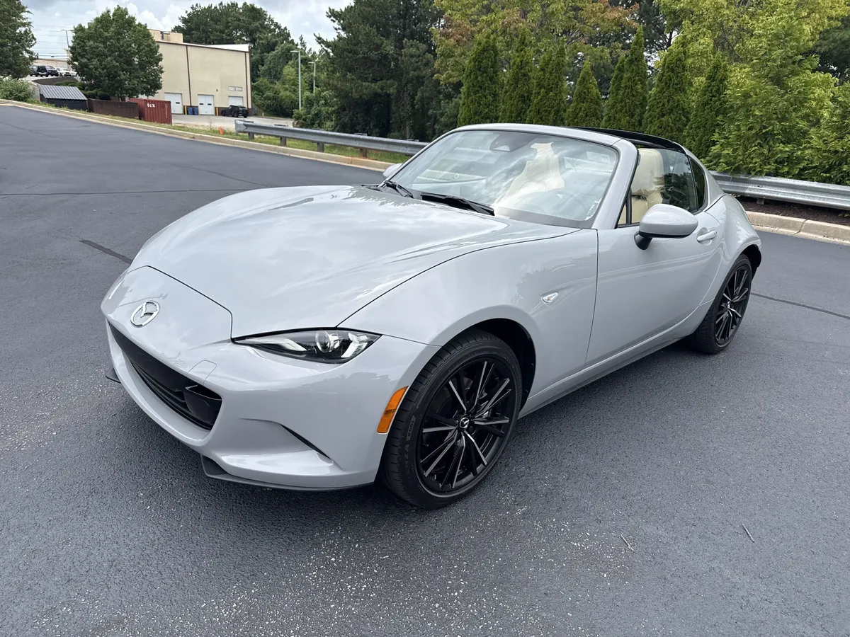 2026 Mazda MX-5 Miata RF Grand Touring thumbnail 4