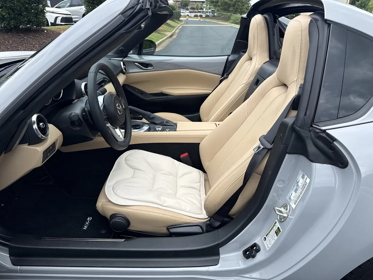 2026 Mazda MX-5 Miata RF Grand Touring thumbnail 6
