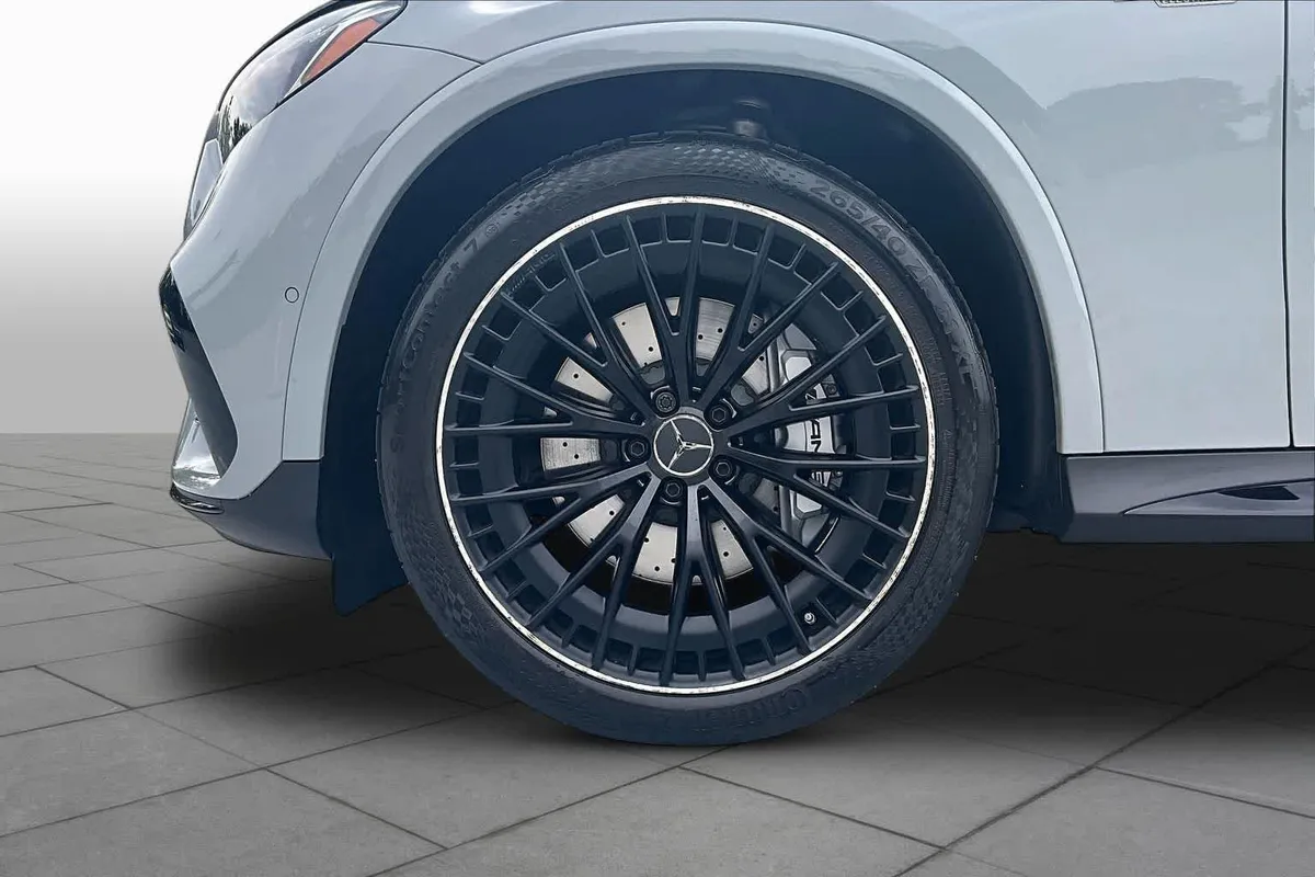 2026 Mercedes-Benz AMG® GLC 43 AMG® GLC 43 thumbnail 11