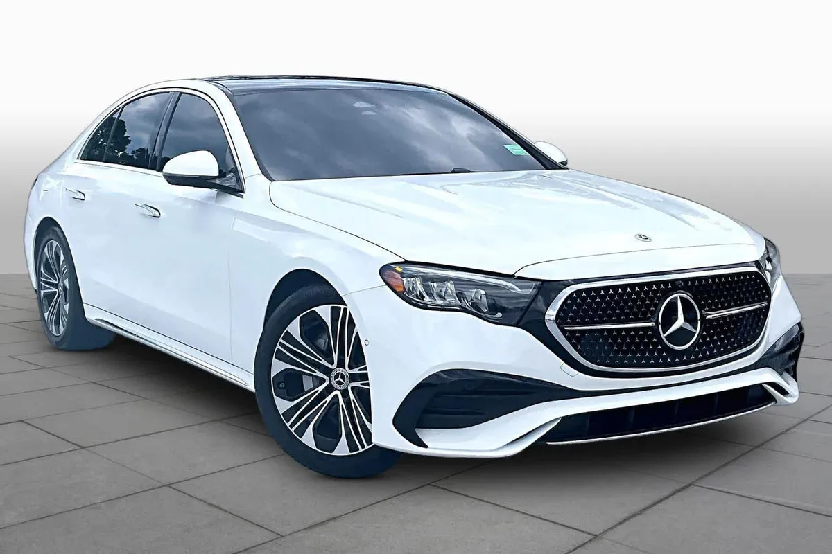 2026 Mercedes-Benz E 350 E 350 thumbnail 3