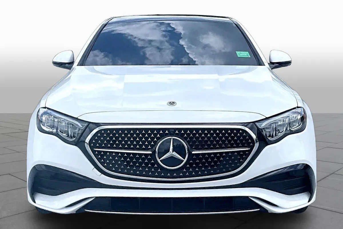 2026 Mercedes-Benz E 350 E 350 thumbnail 4