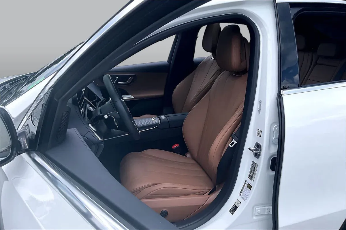 2026 Mercedes-Benz E 350 E 350 thumbnail 8
