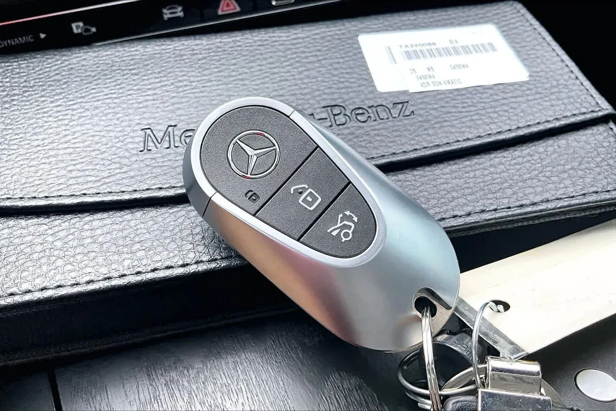 2026 Mercedes-Benz E 450 E 450 thumbnail 15