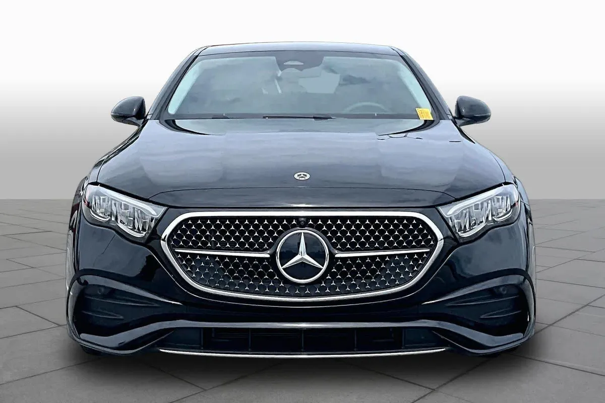 2026 Mercedes-Benz E 450 E 450 thumbnail 4
