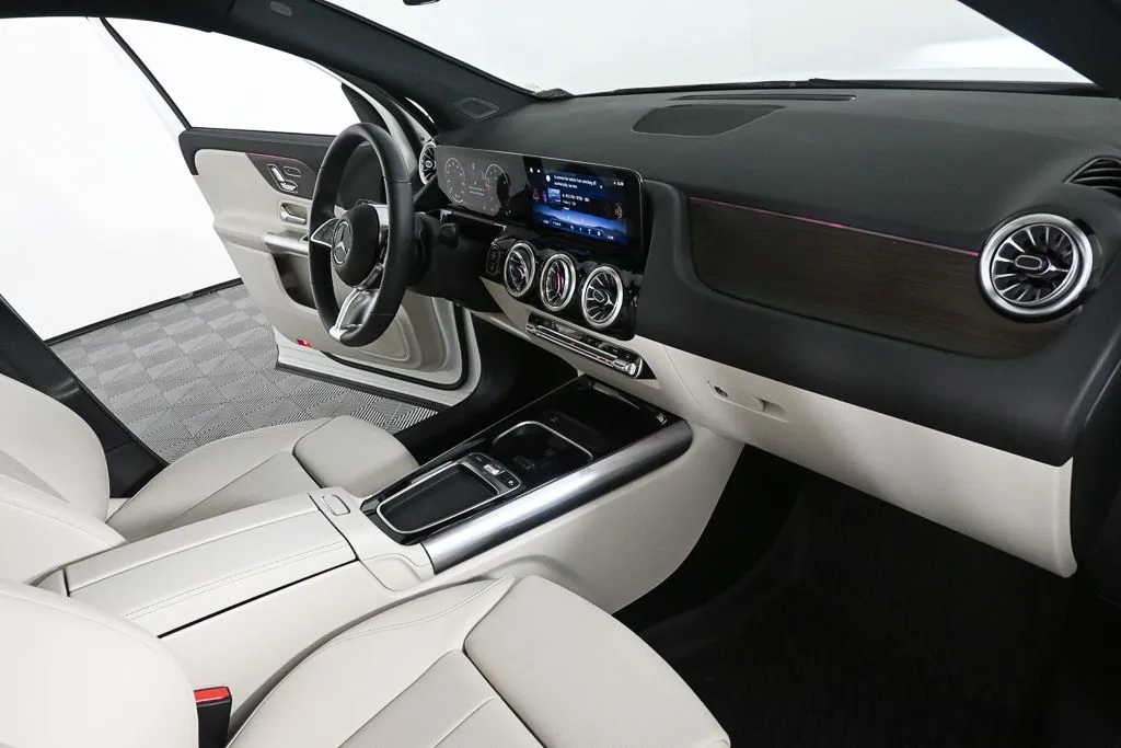 2026 Mercedes-Benz GLA 250 thumbnail 23