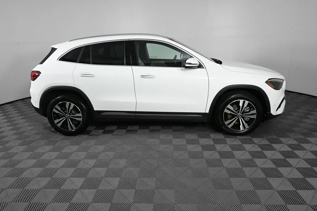 2026 Mercedes-Benz GLA 250 thumbnail 25