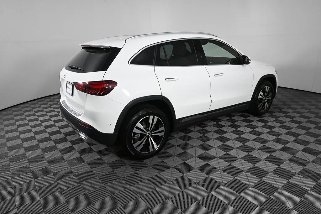 2026 Mercedes-Benz GLA 250 thumbnail 26