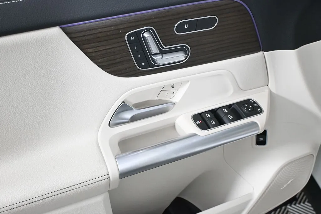 2026 Mercedes-Benz GLA 250 thumbnail 8