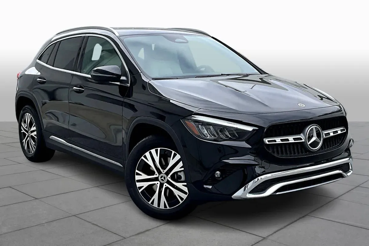 2026 Mercedes-Benz GLA 250 GLA 250 thumbnail 3