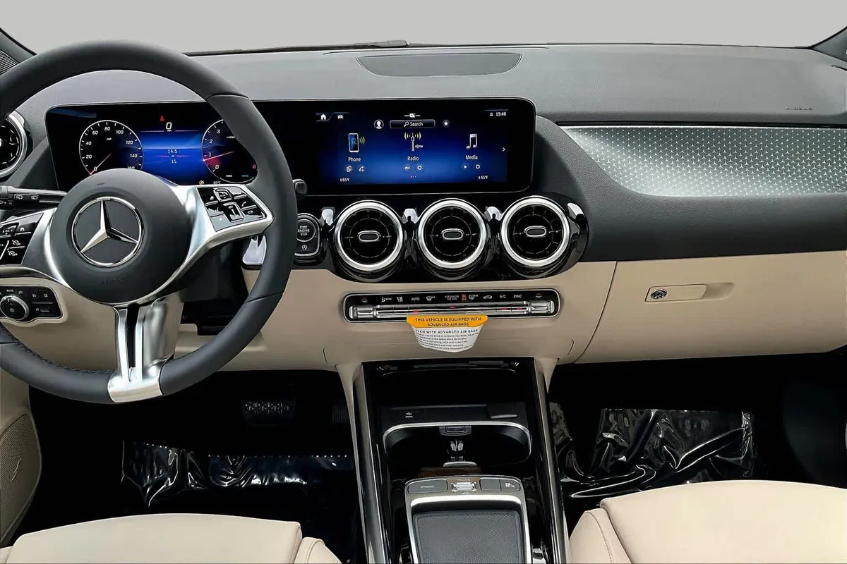 2026 Mercedes-Benz GLA 250 GLA 250 thumbnail 7