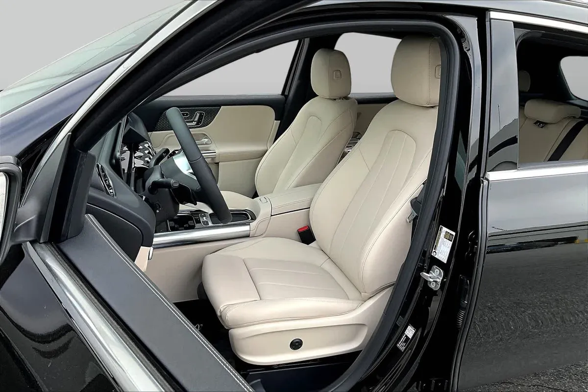2026 Mercedes-Benz GLA 250 GLA 250 thumbnail 8