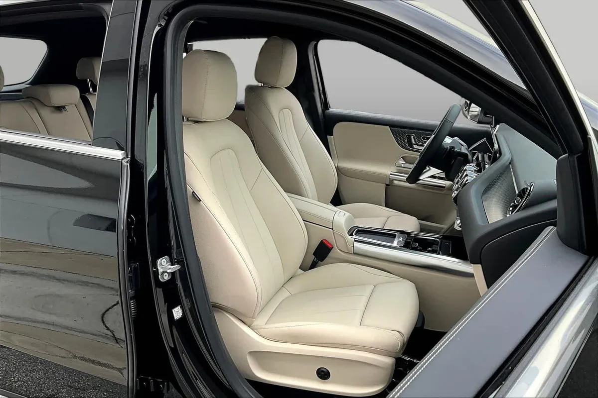 2026 Mercedes-Benz GLA 250 GLA 250 thumbnail 9