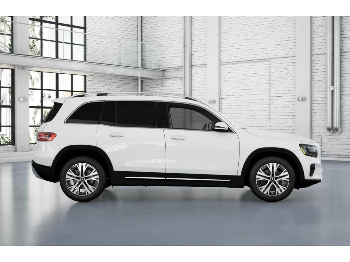 2026 Mercedes-Benz GLB 250 GLB 250 thumbnail 2