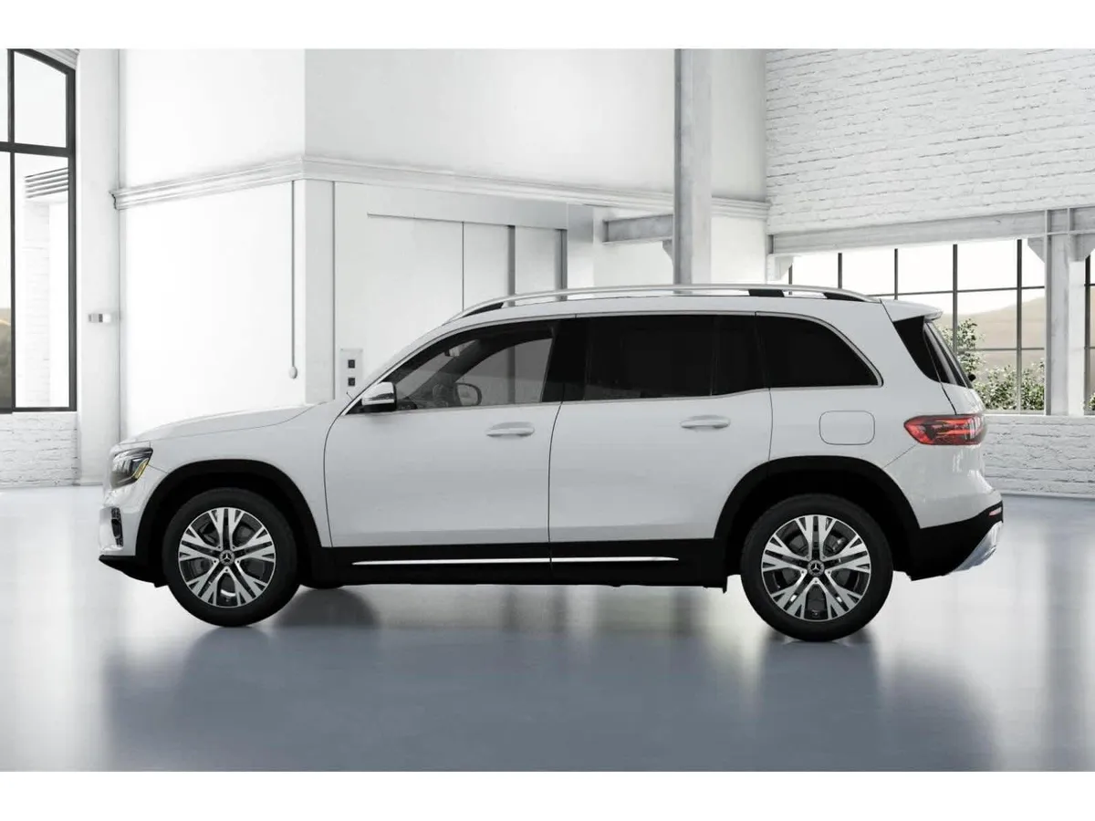 2026 Mercedes-Benz GLB 250 GLB 250 thumbnail 32