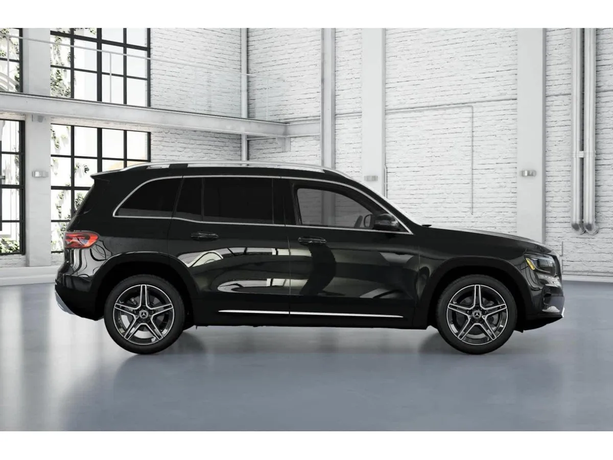 2026 Mercedes-Benz GLB 250 GLB 250 thumbnail 2