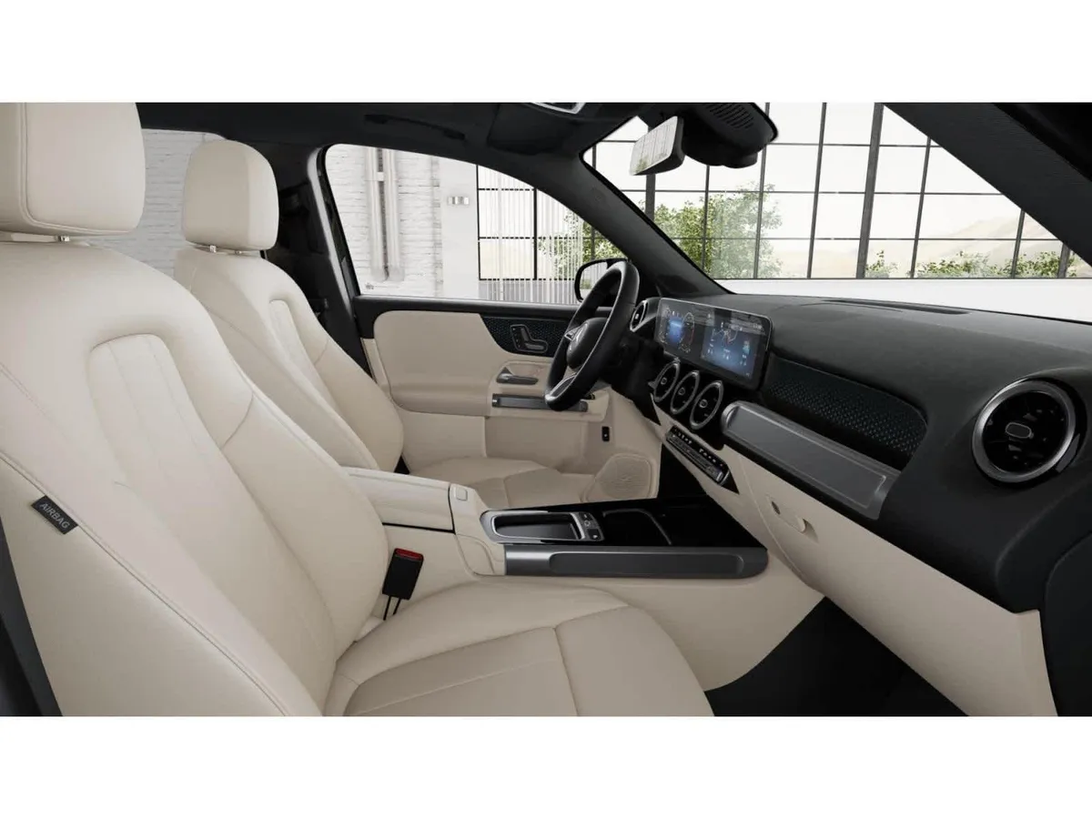2026 Mercedes-Benz GLB 250 GLB 250 thumbnail 3