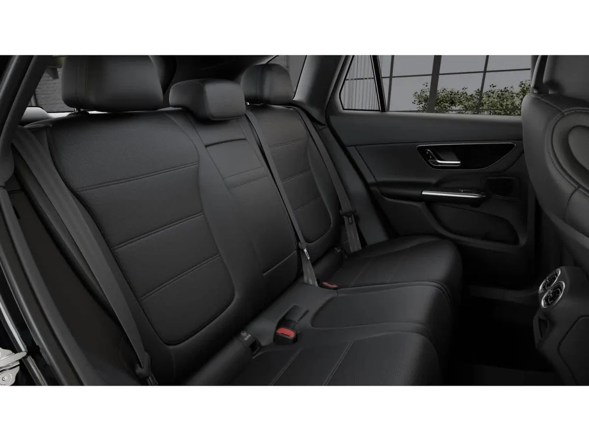 2026 Mercedes-Benz GLC 300 GLC 300 thumbnail 5