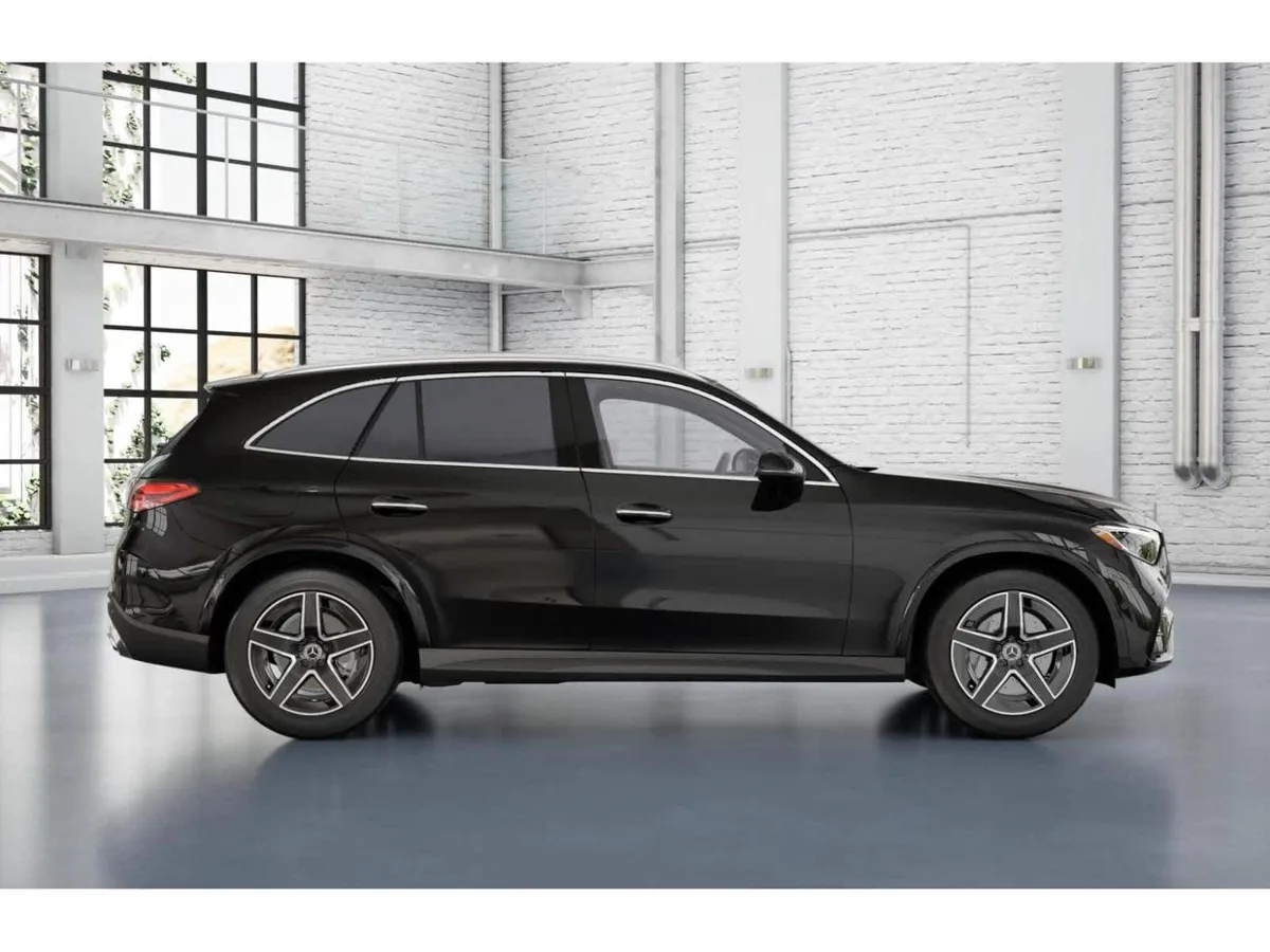 2026 Mercedes-Benz GLC 300 GLC 300 thumbnail 2