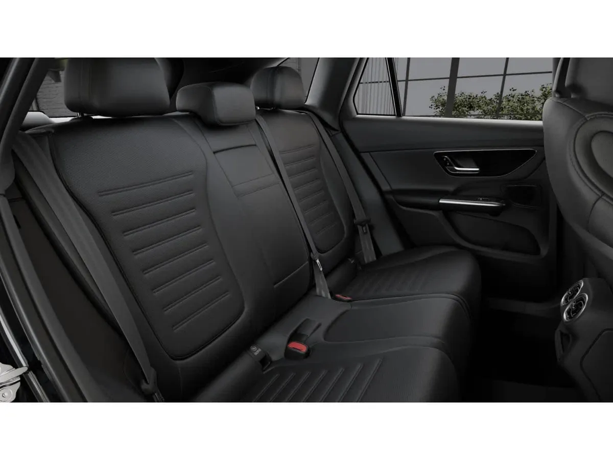2026 Mercedes-Benz GLC 300 GLC 300 thumbnail 5