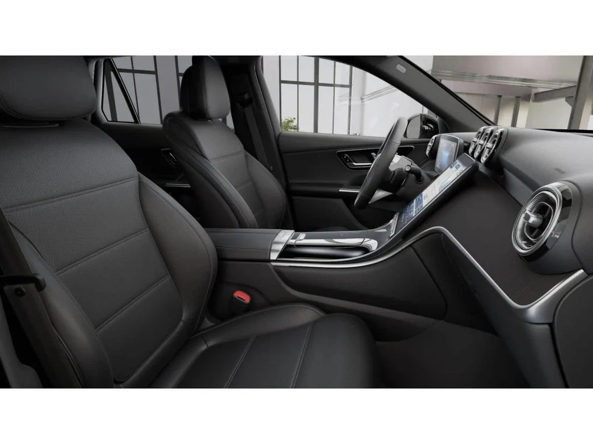 2026 Mercedes-Benz GLC 300 GLC 300 thumbnail 3