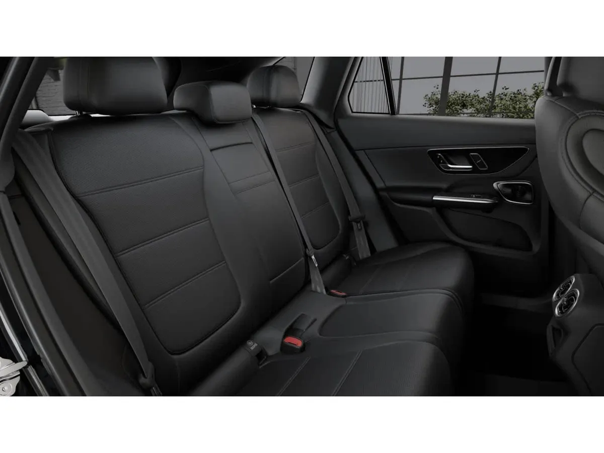 2026 Mercedes-Benz GLC 300 GLC 300 thumbnail 4