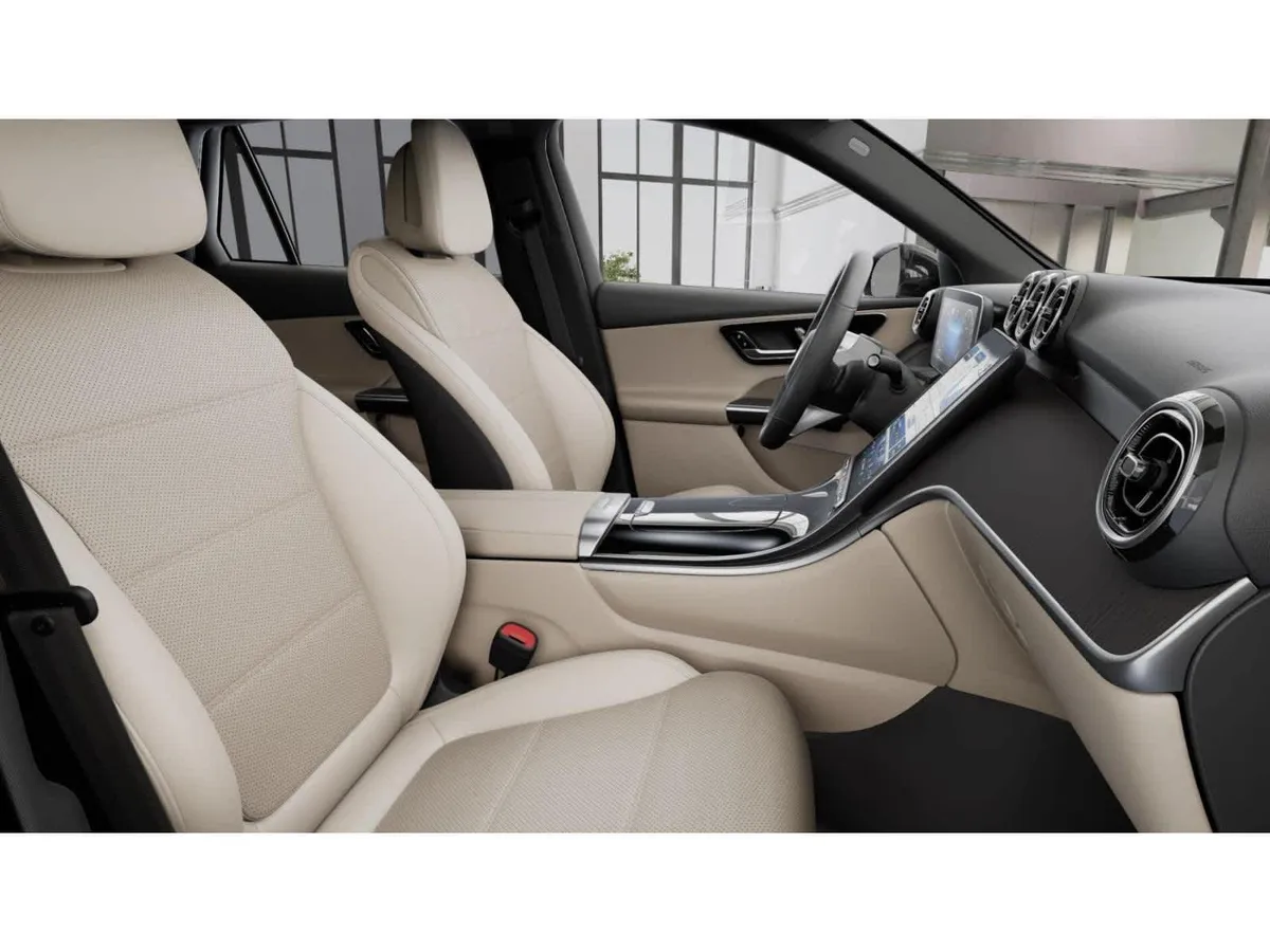 2026 Mercedes-Benz GLC 300 GLC 300 thumbnail 4