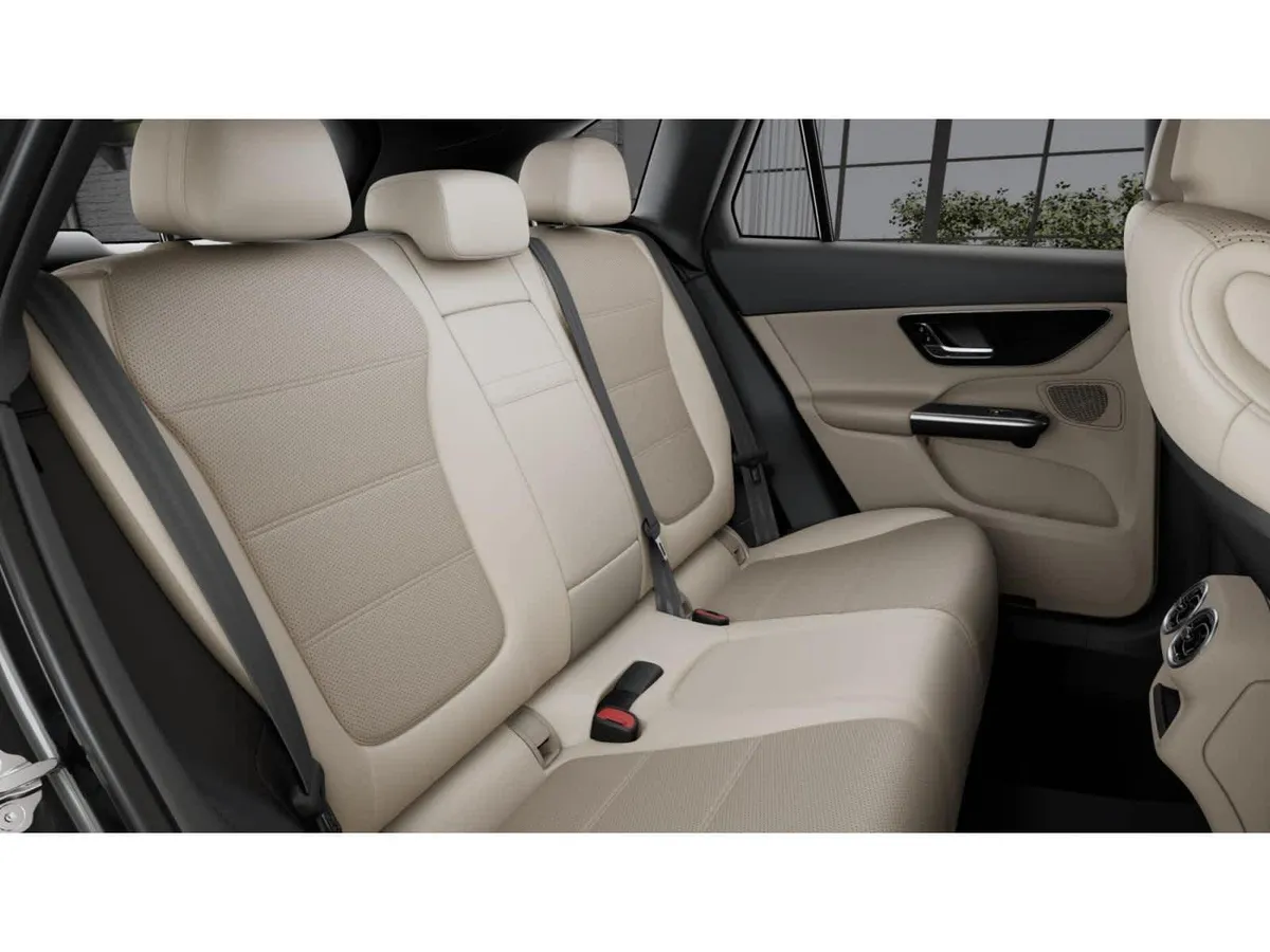 2026 Mercedes-Benz GLC 300 GLC 300 thumbnail 5