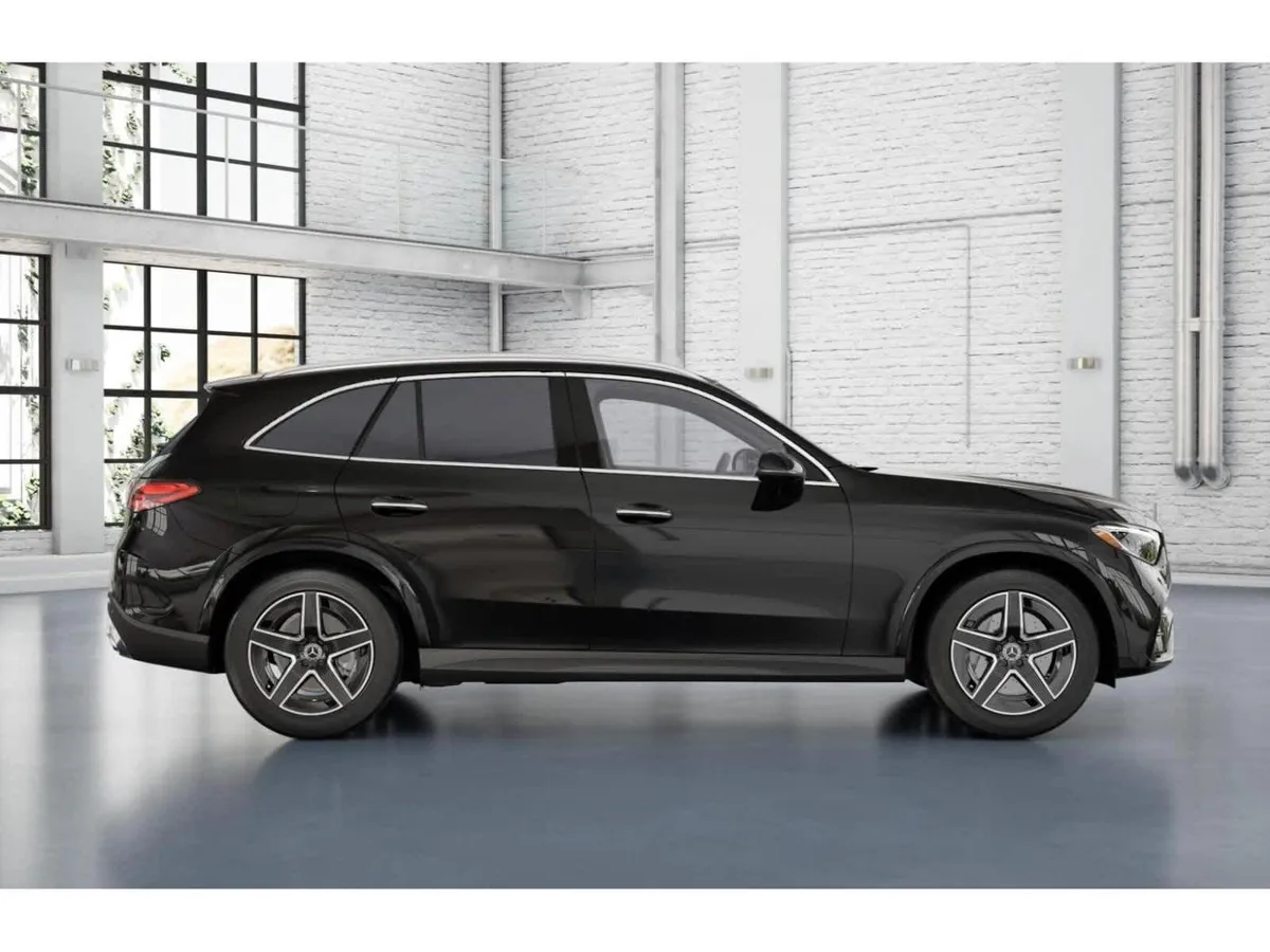 2026 Mercedes-Benz GLC 300 GLC 300 thumbnail 2