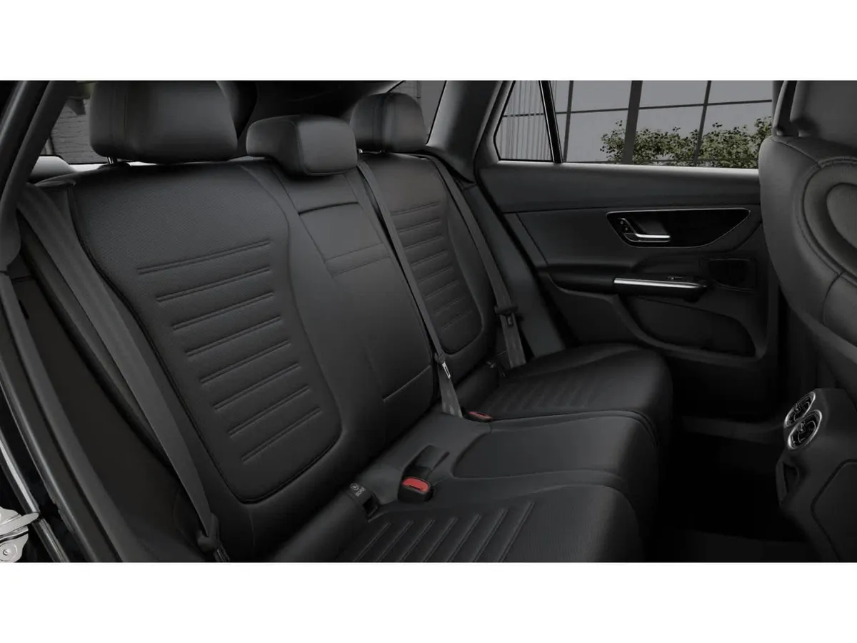 2026 Mercedes-Benz GLC 300 GLC 300 thumbnail 5