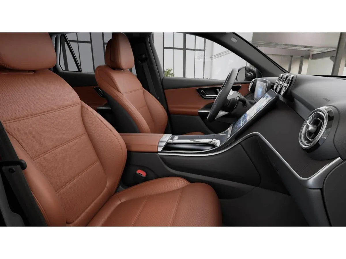 2026 Mercedes-Benz GLC 300 GLC 300 thumbnail 3