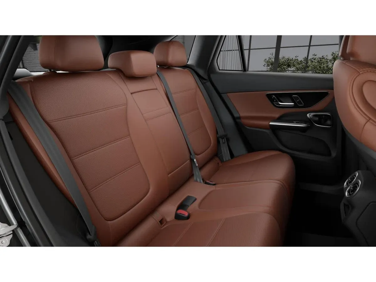 2026 Mercedes-Benz GLC 300 GLC 300 thumbnail 4