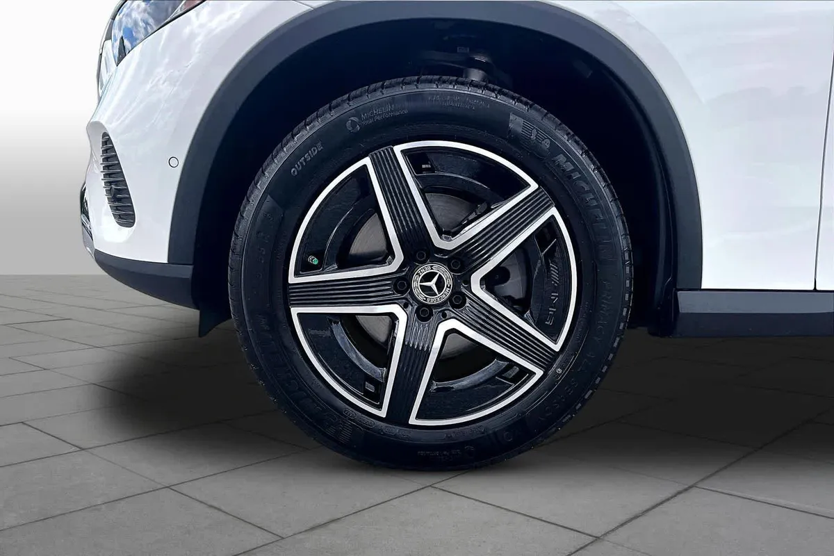 2026 Mercedes-Benz GLC 300 GLC 300 thumbnail 11