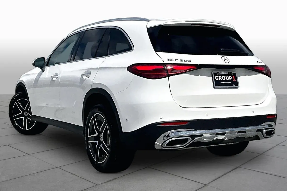 2026 Mercedes-Benz GLC 300 GLC 300 thumbnail 12