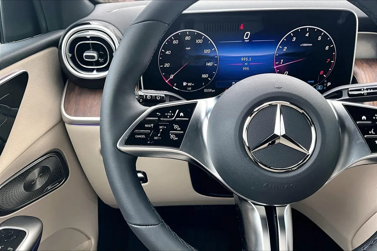 2026 Mercedes-Benz GLC 300 GLC 300 thumbnail 24