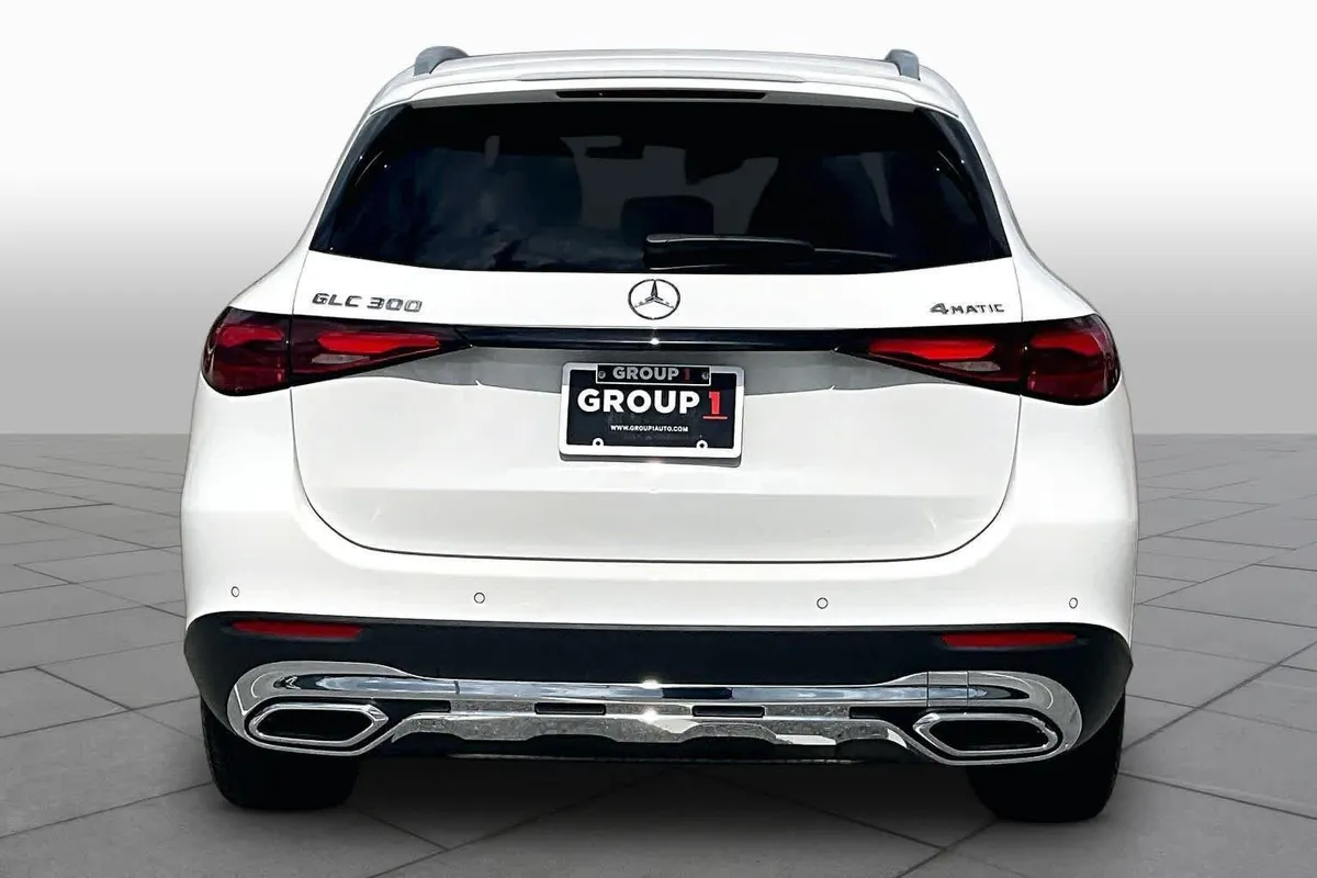 2026 Mercedes-Benz GLC 300 GLC 300 thumbnail 5