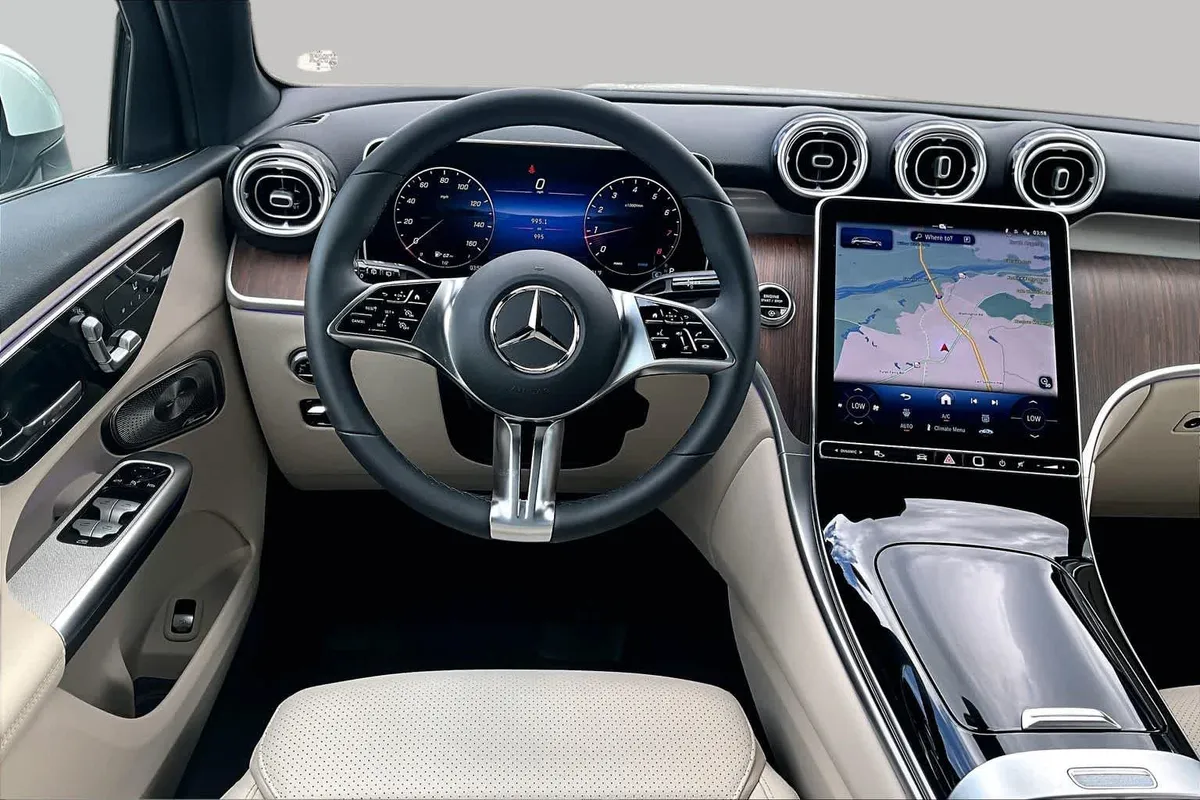 2026 Mercedes-Benz GLC 300 GLC 300 thumbnail 6
