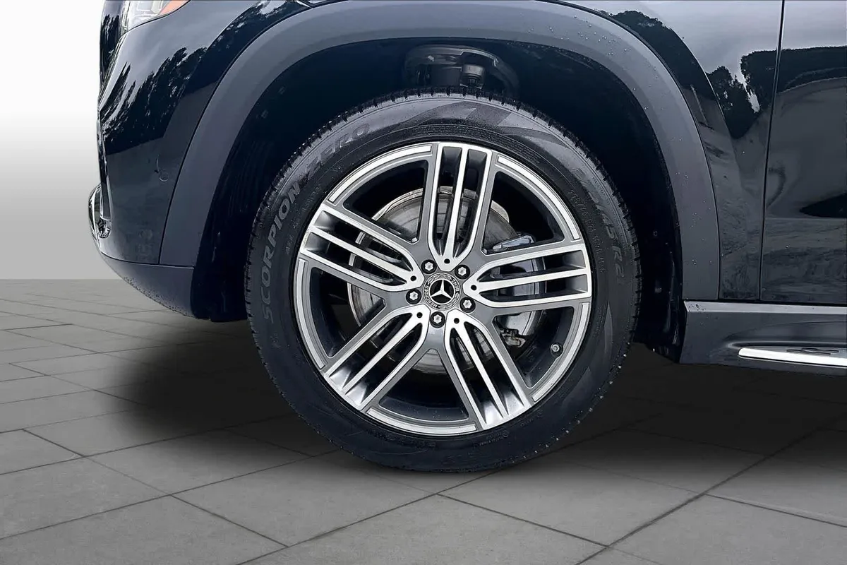 2026 Mercedes-Benz GLS 450 GLS 450 thumbnail 11