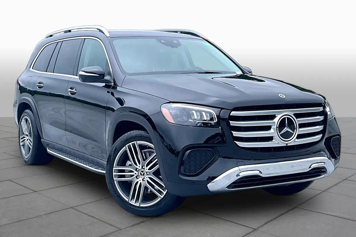 2026 Mercedes-Benz GLS 450 GLS 450 thumbnail 3