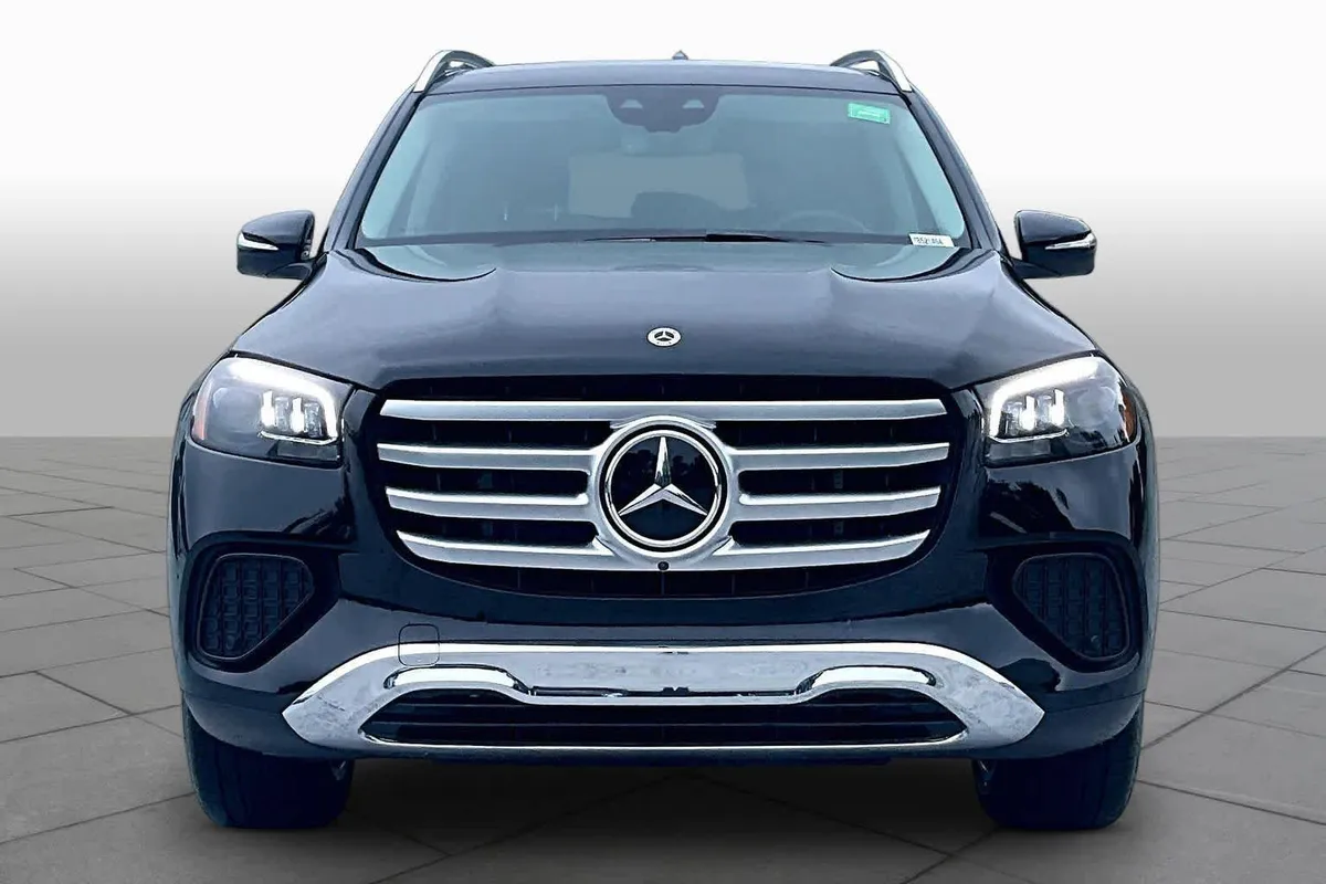 2026 Mercedes-Benz GLS 450 GLS 450 thumbnail 4
