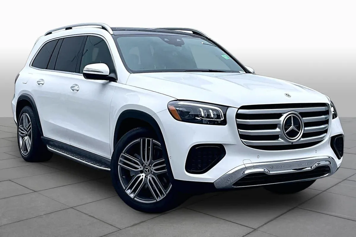 2026 Mercedes-Benz GLS 450 GLS 450 thumbnail 3