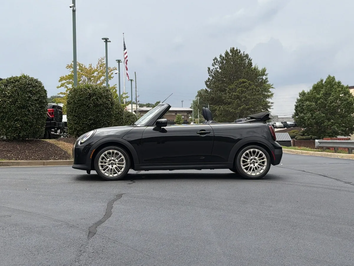 2026 MINI Convertible thumbnail 12