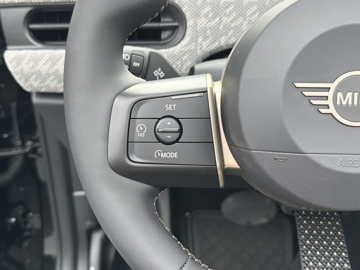2026 MINI Convertible thumbnail 25