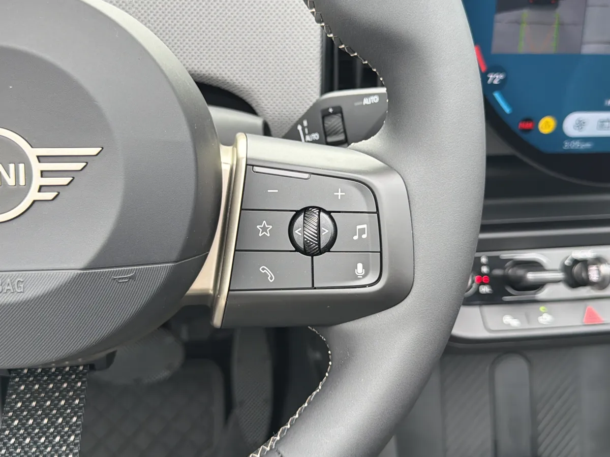 2026 MINI Convertible thumbnail 26
