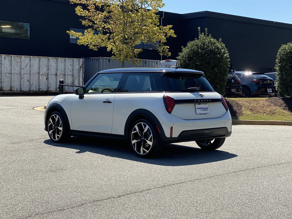 2026 MINI Hardtop 2 Door Cooper thumbnail 13